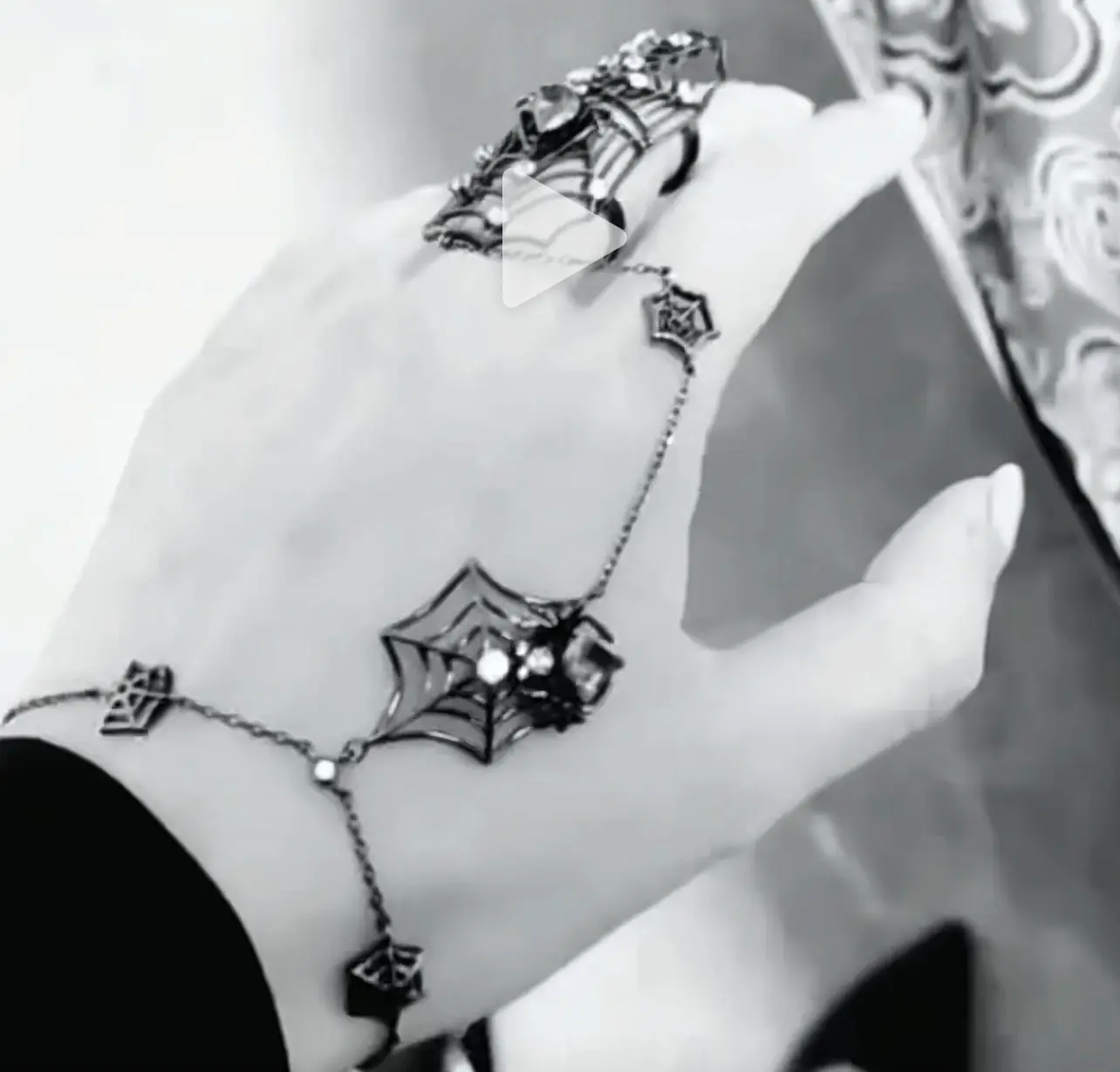 西檬之家-字母圈的践踏癖是什么意思？